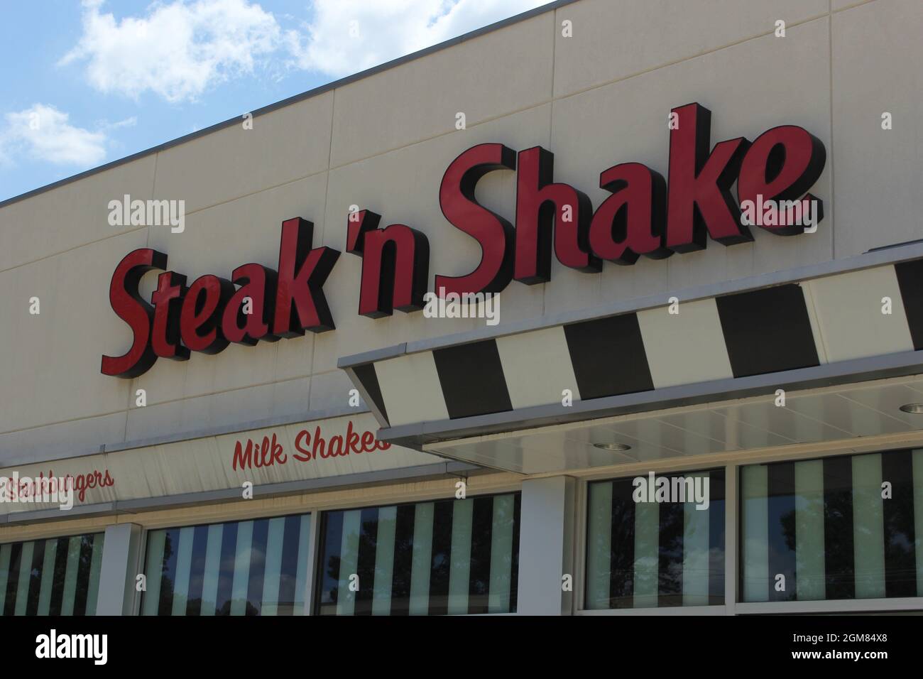 Tyler, TX - 15. Mai 2019: Abandoned Steak n Shake Restaurant am University Blvd in Tyler TX Stockfoto