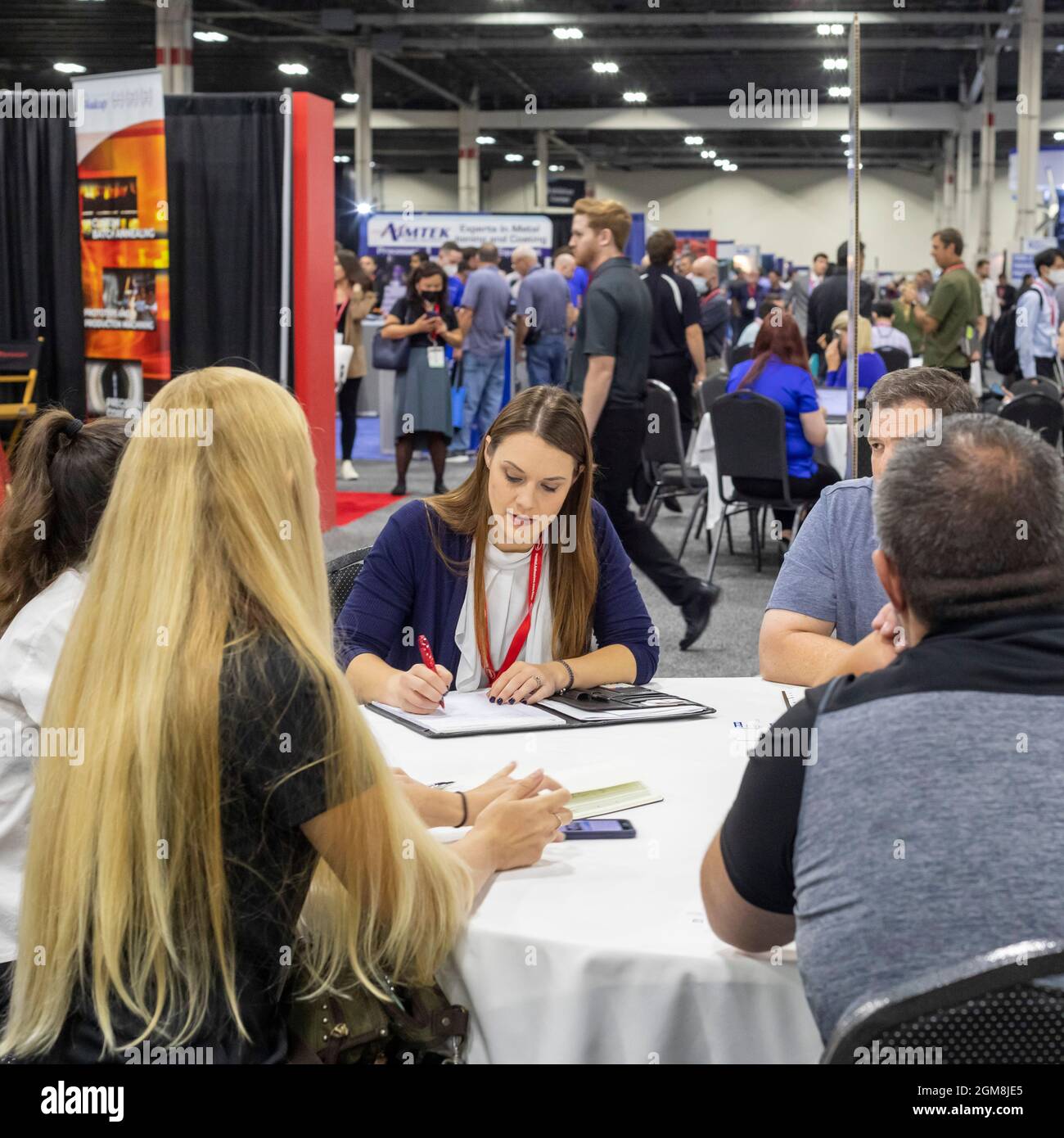 Novi, Michigan - die Battery Show und die Electric and Hybrid Vehicle Technology Expo. Die jährliche Veranstaltung bringt Tausende, um mehr über und zu demonstrieren Stockfoto