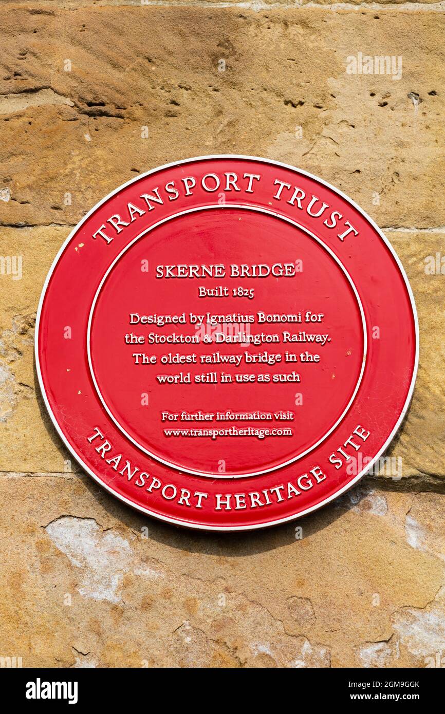 Die Eisenbahnbrücke Skerne. Die älteste Eisenbahnbrücke. Darlington, County Durham, England. Entworfen Von Ignatius Bonomi. 1824. Rote Plakette. Transport Trust. Stockfoto