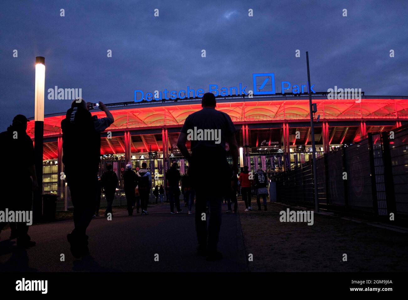 Feature, Deutsche Bank Park, Außenansicht, Soccer Europa League, Gruppenbühne, Spieltag 1, Eintracht Frankfurt (F) - Fenerbahce SK Istanbul (FSK), am 16. September 2021 in Frankfurt/Deutschland. Â Stockfoto