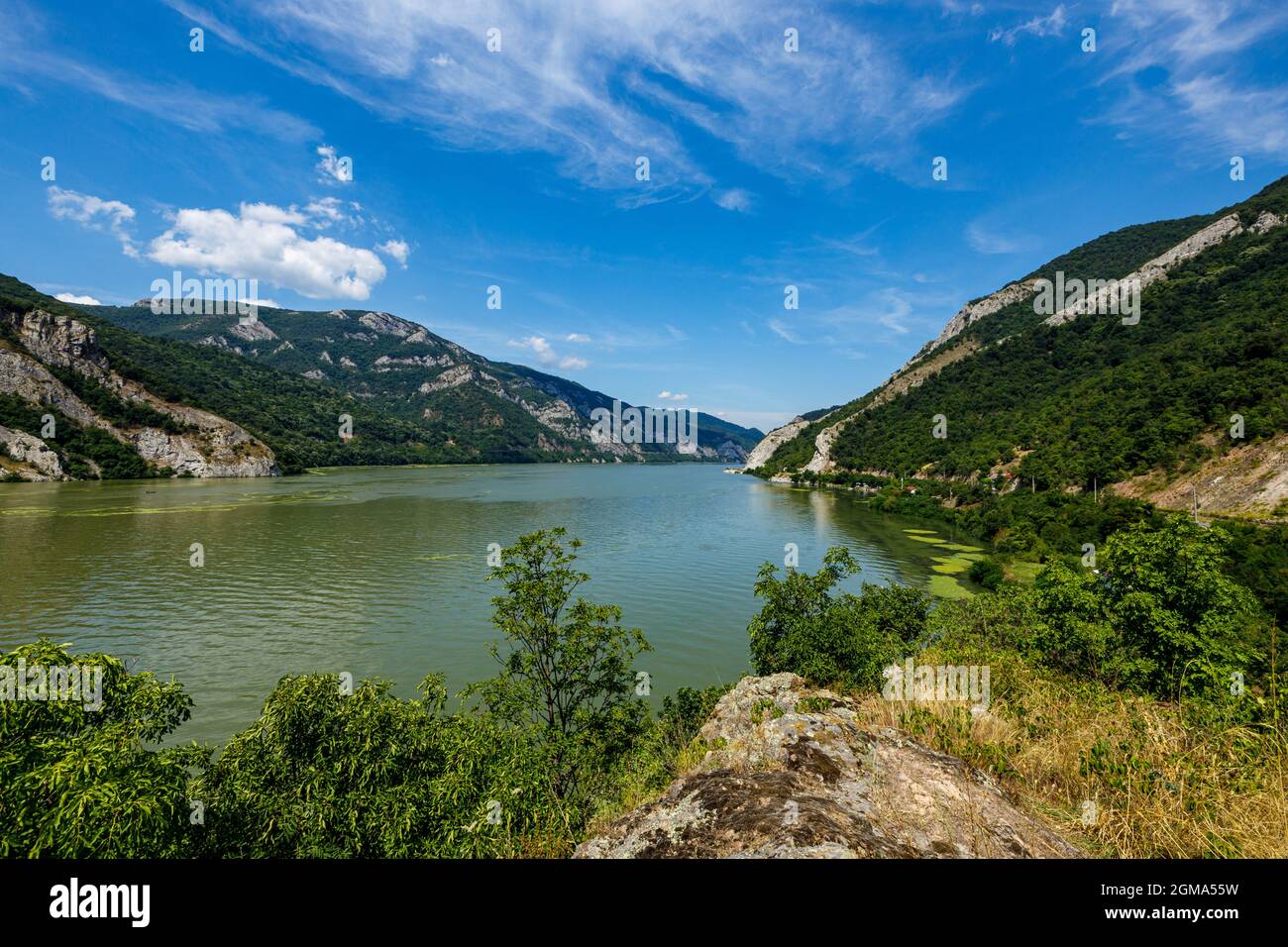 Die Donau mit den großen Kesseln zwischen Rumänien und Serbien Stockfoto