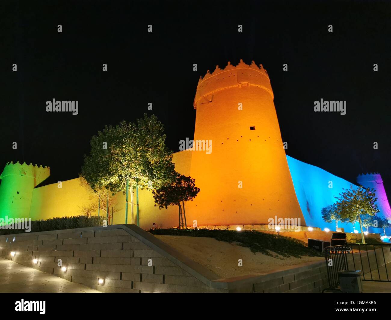 Bunte Lichter im Al Masmak Fort in Riad, Saudi-Arabien Stockfoto
