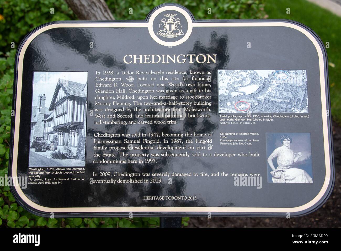 Historische Gedenktafel des Chedington, das ein historisches Anwesen in der Bayview Avenue in Toronto, Kanada, war. Stockfoto