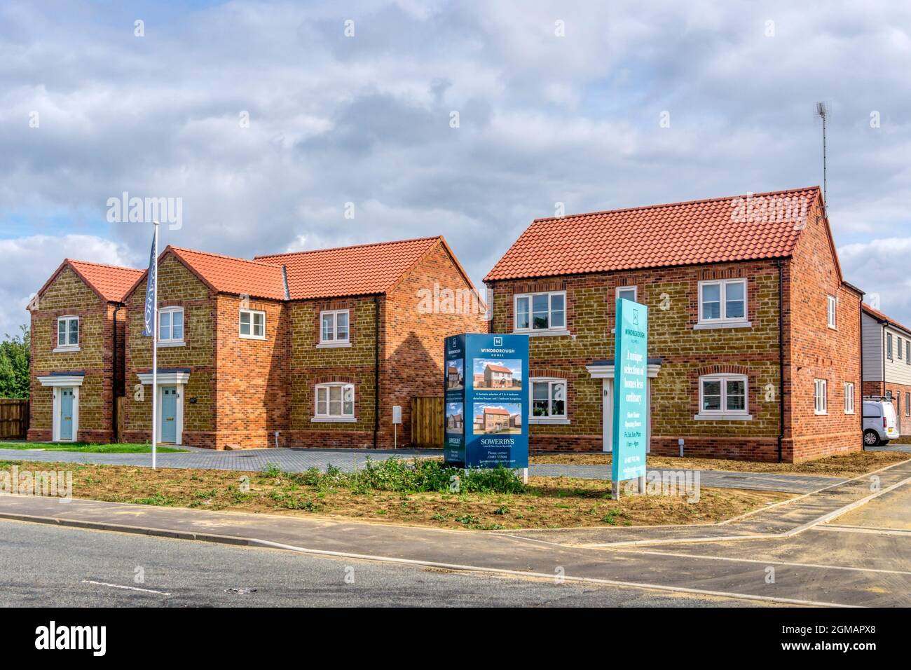 Neue freistehende Wohnungen von Windborough Homes zum Verkauf. Erbaut auf einem Grünfeld-Gelände im Norfolk-Dorf Ingoldisthorpe. Stockfoto