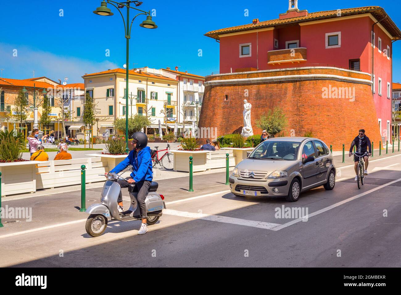 Platz mit Fortino und Marmorbrunnen in Forte dei Marmi in der Versilia, Toskana, Italien Stockfoto