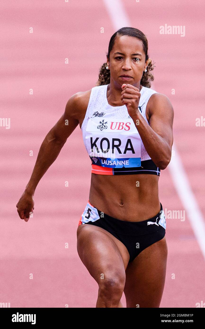 KG dan qirgiz ayollar bilan jinsiy aloqa Qisqa sochli sexy qizlar