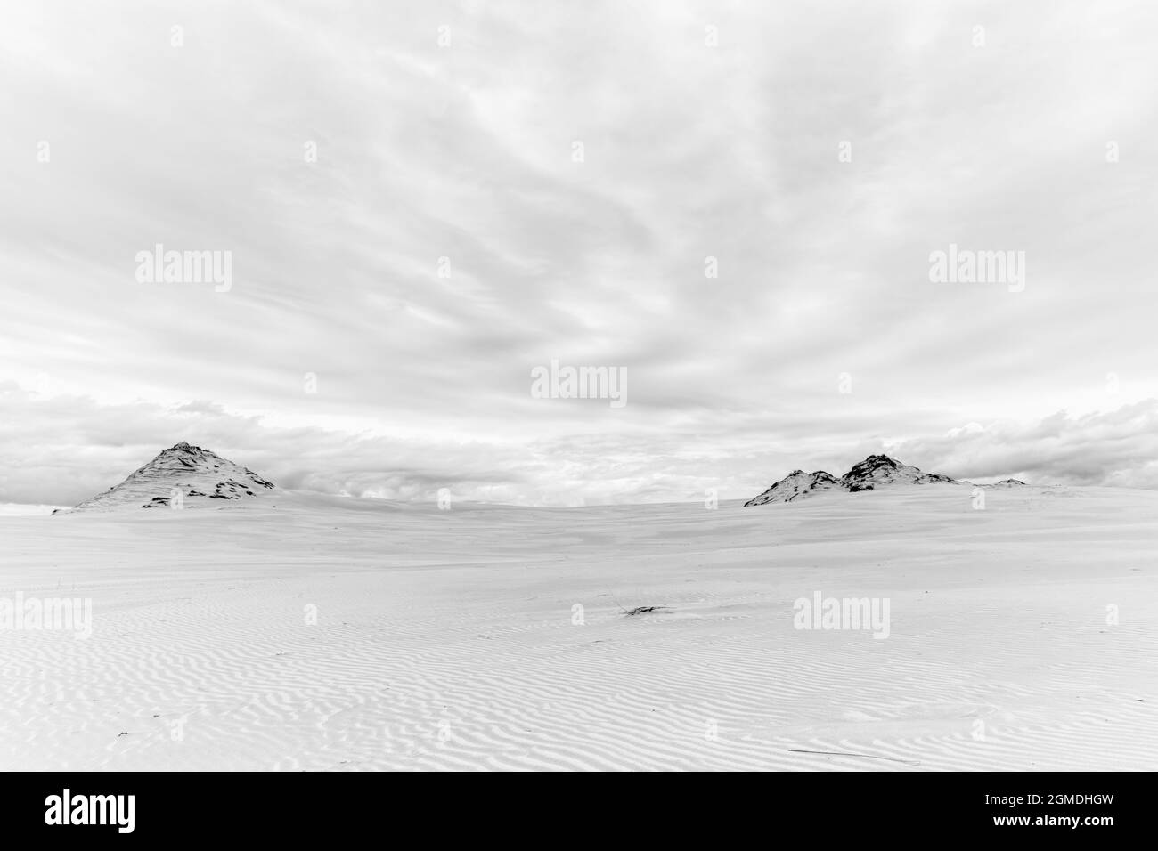 Blick auf endlos wandernde Sanddünen im Slowinski Nationalpark an der Ostsee im Norden Polens Stockfoto
