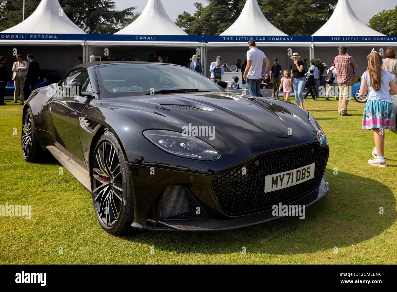 Aston Martin DBS Superleggera Volante ‘MY71 DBS’ auf dem Concours d’Elegance, der am 5. September 2021 im Blenheim Palace stattfand Stockfoto