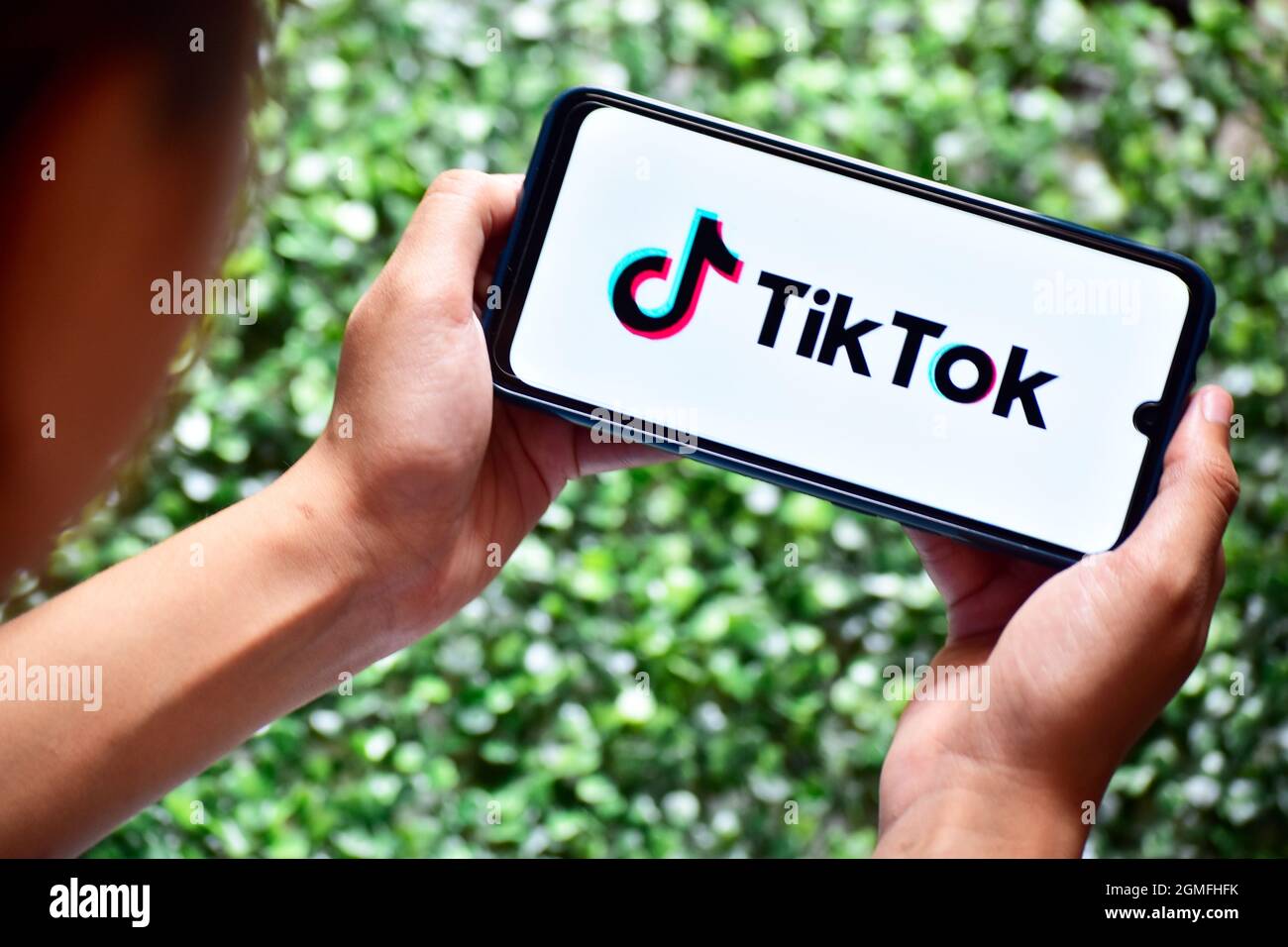 Neu-Delhi, Indien - 13. September 2019: TikTok-Antrag am Telefon Stockfoto