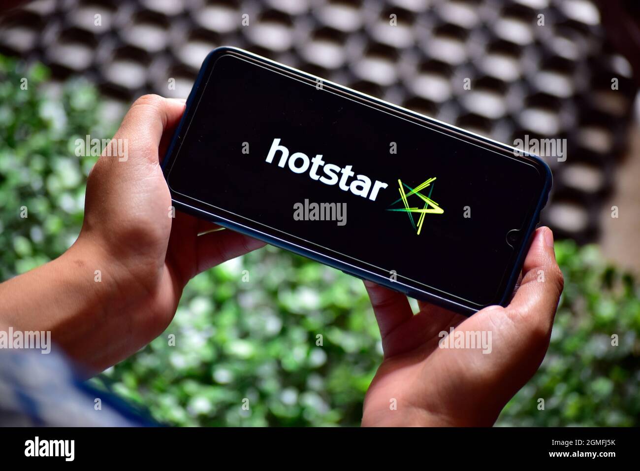 Neu Delhi, Indien - 13. September 2019: Hotstar-Logo auf dem Smartphone Stockfoto