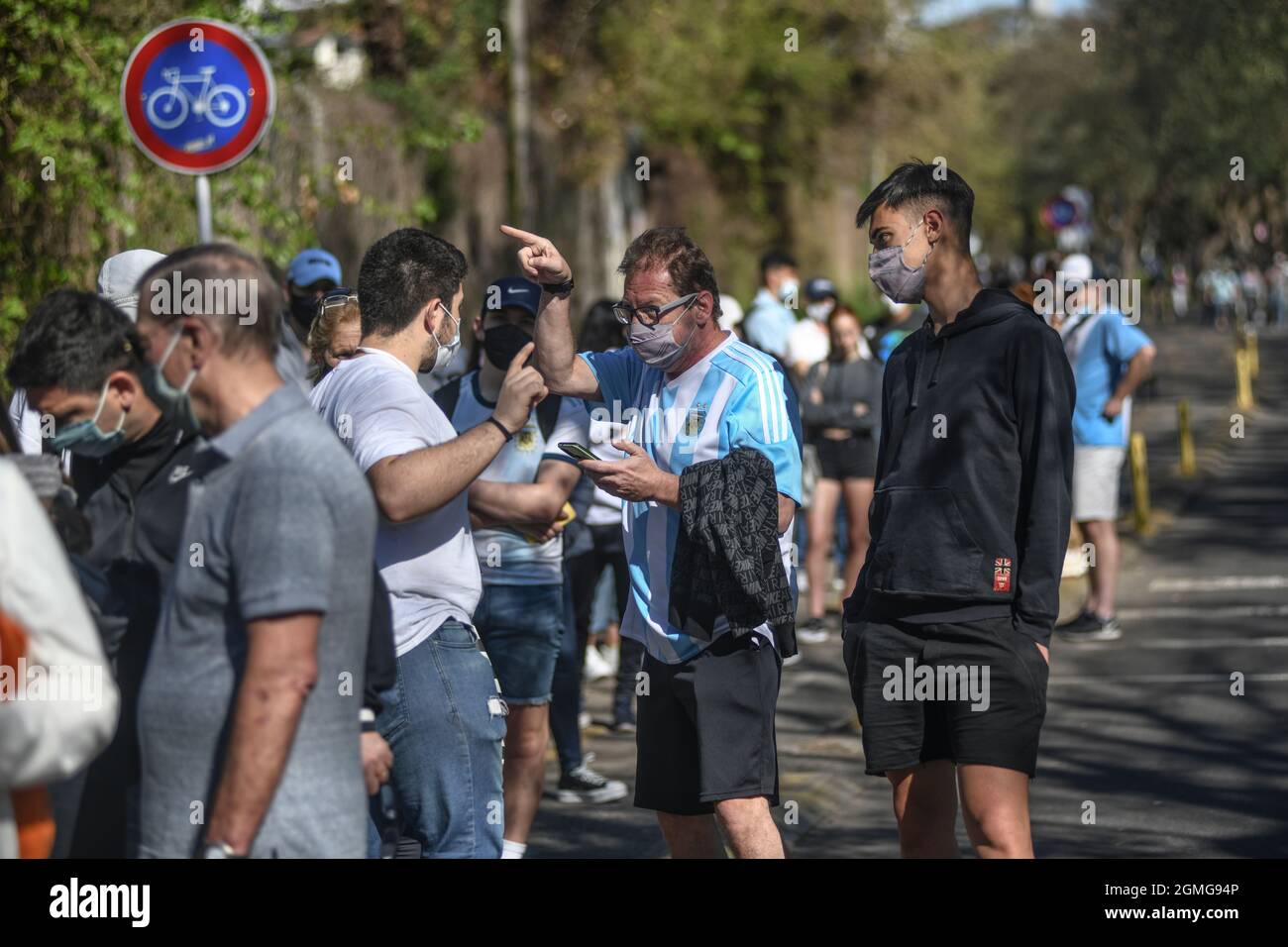 Argentinische Tennisfans, die an einem Davis-Cup-Spiel in Buenos Aires teilnehmen Stockfoto
