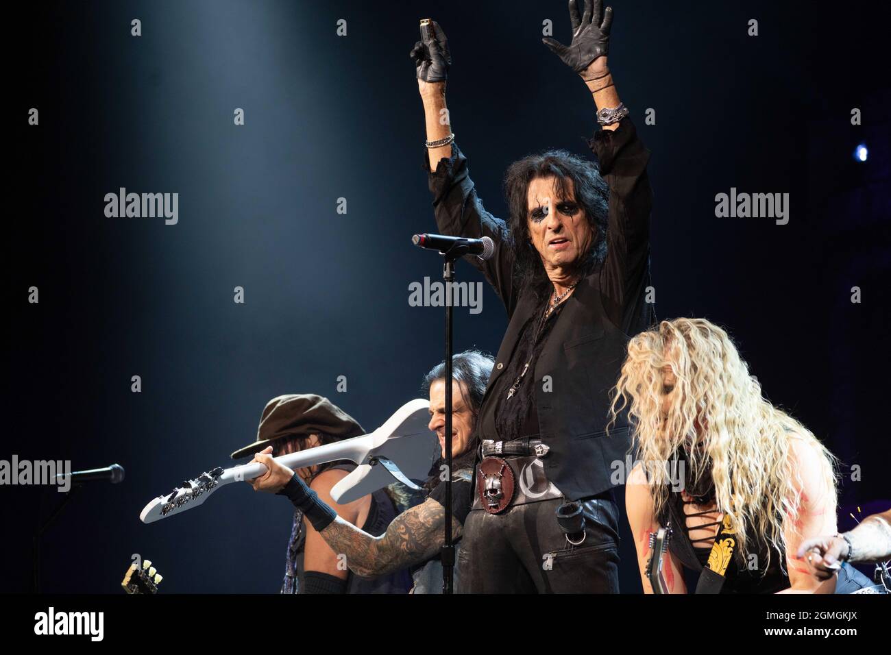 17. September 2021, Atlantic City, New Jersey, USA: Nach fast 19 Monaten Off-Stage startet Rock and Roll-Legende ALICE COOPER, 73, seine Herbst-2021-Tour im Ocean Casino Resort in Atlantic City, New Jersey. (Bild: © Jim z. Rider/ZUMA Press Wire) Stockfoto