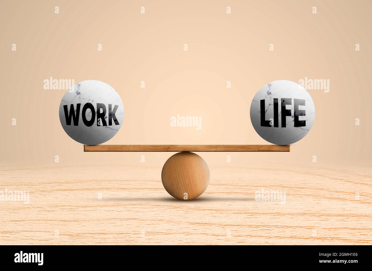 Work and Life Scale auf Holzbalance. Zwei Kugelstein mit Text auf einer Gleichheit ideale Balance. Stockfoto