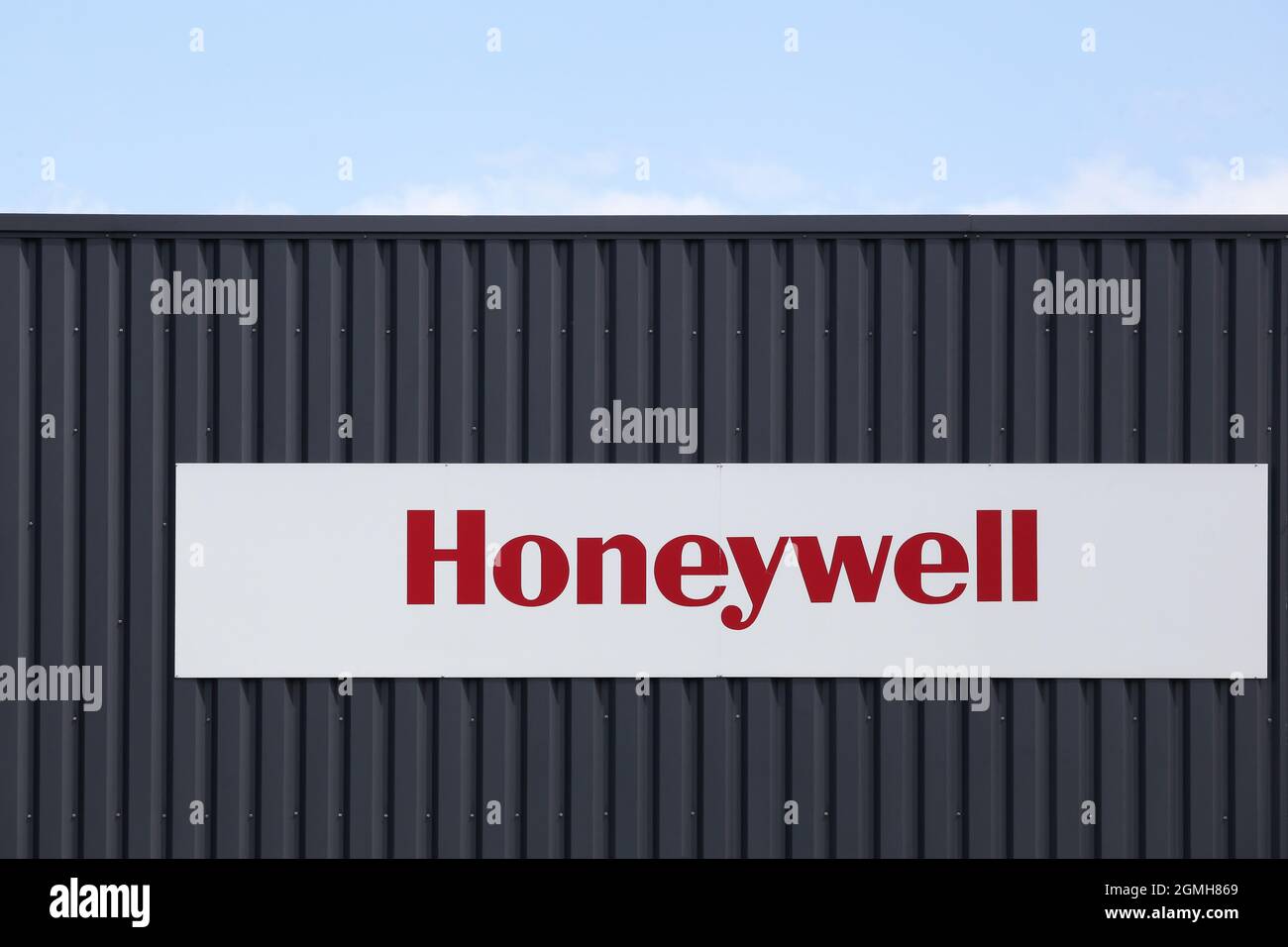 Lozanne, Frankreich - 15. August 2019:Honeywell ist ein US-amerikanisches multinationales Unternehmen, das kommerzielle und Konsumgüter sowie technische Dienstleistungen herstellt Stockfoto