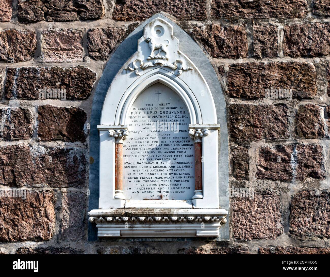 ACHFARY WEILER SUTHERLAND SCOTLAND WESTMINSTER ESTATE GEDENKTAFEL FÜR HUGH GROSVENOR FIRST DUKE OF WESTMINSTER Stockfoto