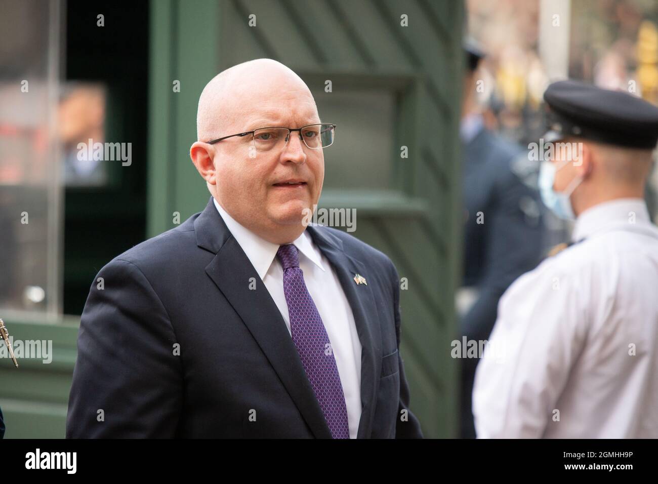 Der amtierende US-Botschafter Philip T Reeker kam zu einem Erntedankfest- und Wiederweihungsgottesdienst zum 81. Jahrestag der Schlacht von Großbritannien in Westminster Abbey, London. Bilddatum: Sonntag, 19. September 2021. Stockfoto