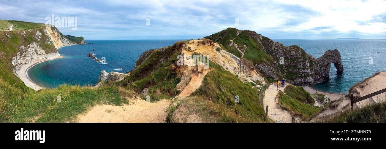 Man of war Bay, man O'war Cove und Durdle Door - ein natürlicher Kalksteinbogen an der Jurassic Coast in der Nähe von Lulworth in Dorset im Vereinigten Königreich. UNESCO Stockfoto
