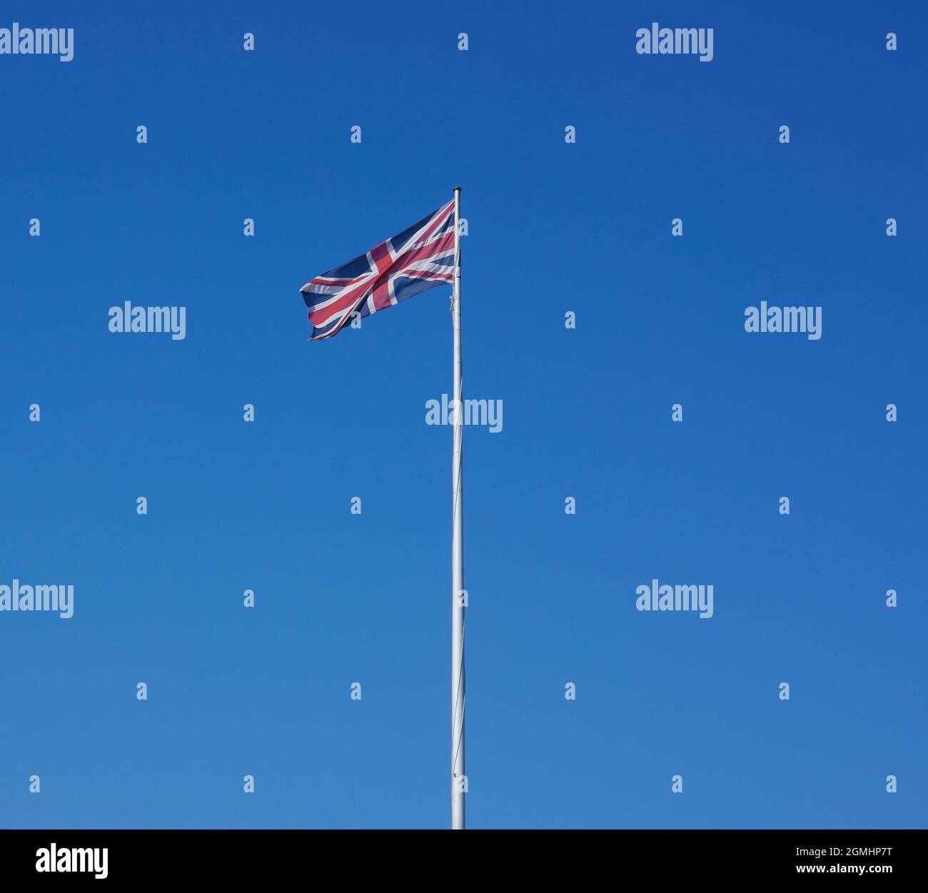 Union Jack sah im September 2021 auf einem hohen Stock fliegen. Stockfoto