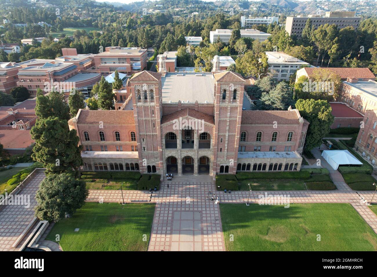 Eine Luftaufnahme von Royce Hall auf dem Campus der University of California, Los Angeles, Donnerstag, 9. September 2021, In Los Angeles. Es wurde 1929 fertiggestellt und ist eines der vier ursprünglichen Gebäude auf dem Westwood Campus der UCLA und nach dem Philosophen Josiah Royce benannt. (Foto von Image of Sport/Sipa USA) Stockfoto