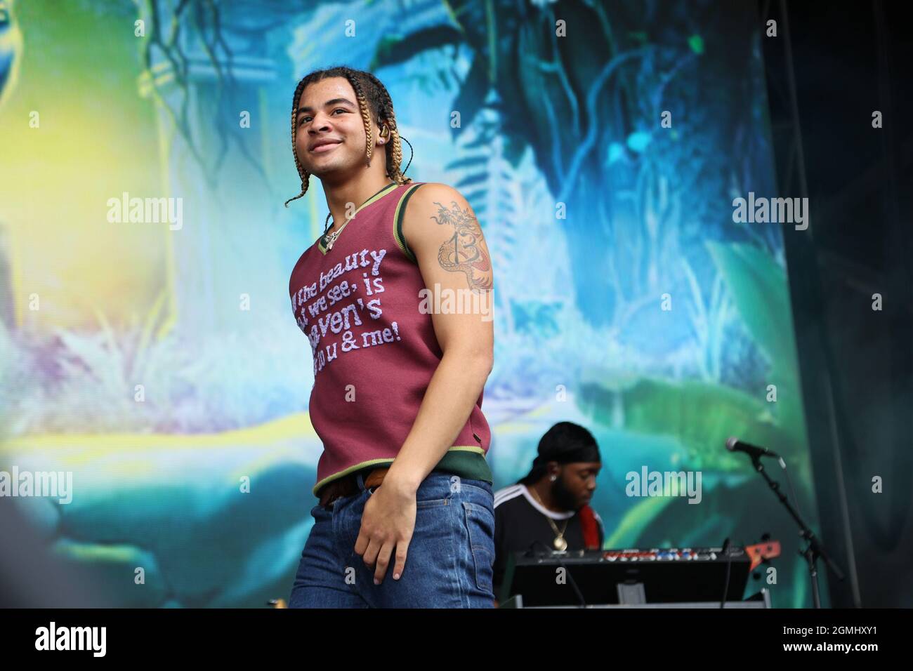 Las Vegas, Usa. September 2021. 24kGoldn tritt auf der Bühne während des iHeartRadio Music Festival Tageskonzerte im Area15 in Las Vegas, Nevada am Samstag, 18. September 2021. Foto von James Atoa/UPI Credit: UPI/Alamy Live News Stockfoto