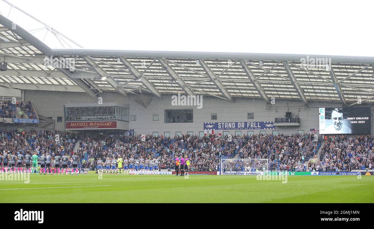 Brighton und Hove, Großbritannien. September 2021. Jimmy Greaves, der heute vor dem Premier-League-Spiel im AMEX-Stadion, Brighton und Hove starb, wird von einer Minute applaudiert. Bildnachweis sollte lauten: Paul Terry/Sportimage nur zur redaktionellen Verwendung, Lizenz für kommerzielle Nutzung erforderlich. Keine Verwendung bei Wetten, Spielen oder einer Veröffentlichung in einem Club/einer Liga/einem Spieler. Kredit:Sportimage/Alamy Live Nachrichten Stockfoto