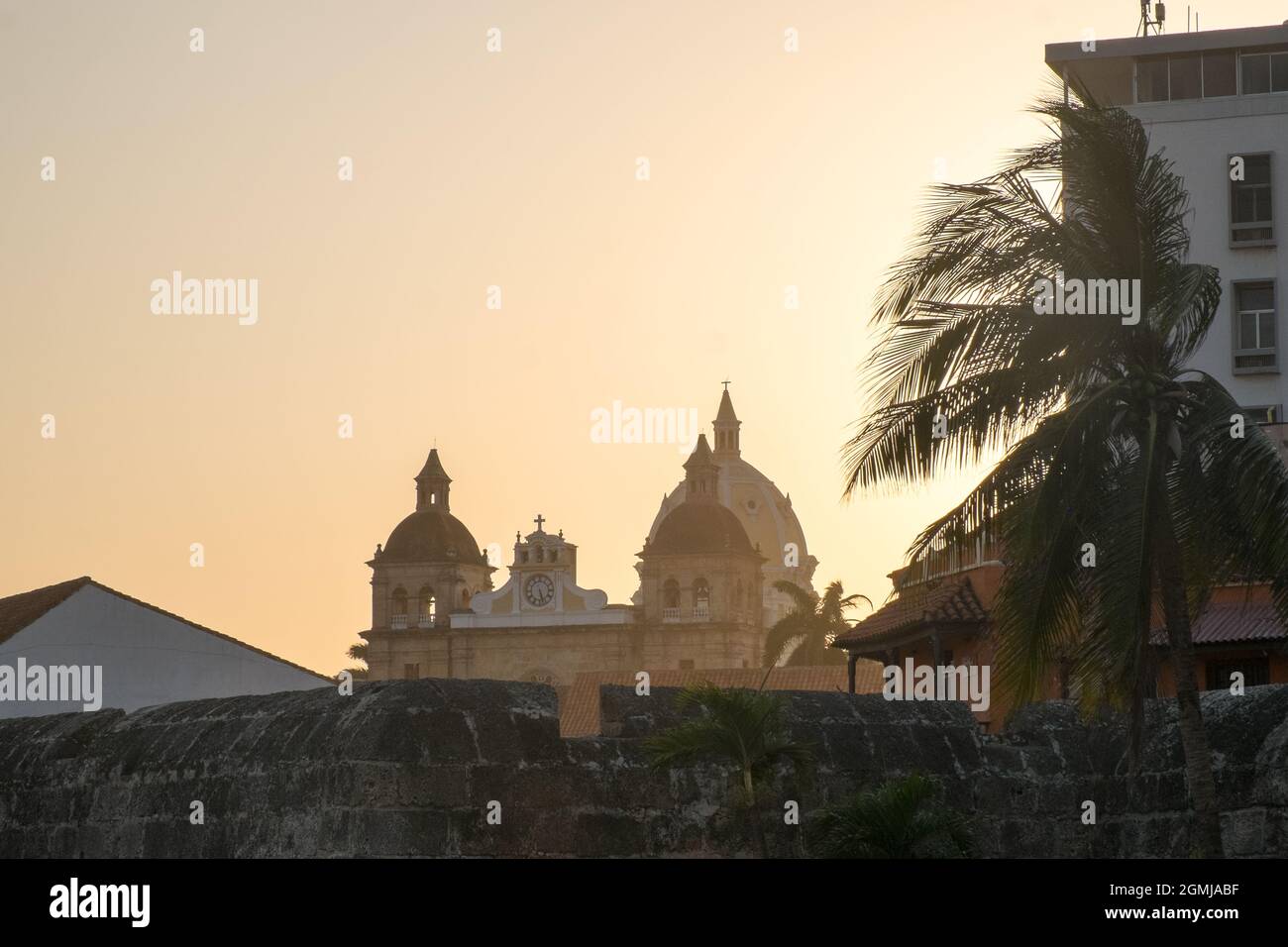 Cartagena, Kolumbien -- Sonnenuntergang über El Santuario de San Pedro Claver Stockfoto