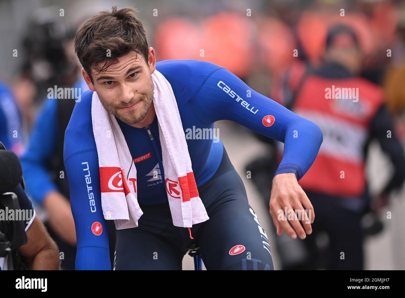 Der Italiener Filippo Ganna von Ineos Grenadiers feiert nach dem Sieg beim Elite-Zeitfahren der Männer, 43,3 km von Knokke-Heist bis Brügge, beim UCI Worl Stockfoto