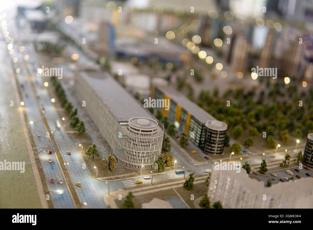 Layout von Stadtgebäuden mit Straßen und Autos. Hohe Qualität Stockfoto