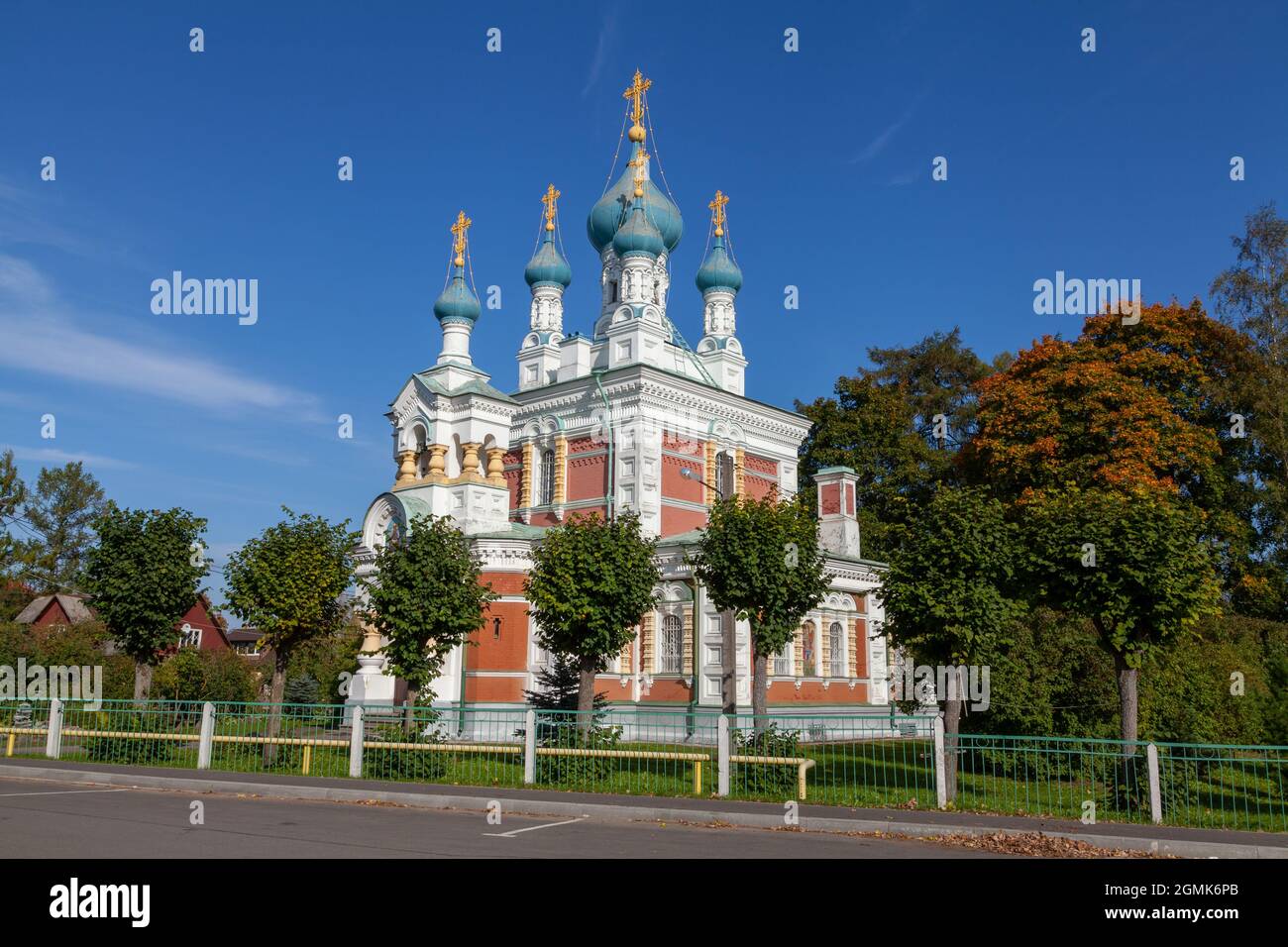 Kirche der Fürbitte in Chasseur Siedlung, Marienburg, Gatchina, Leningrad Oblast, Russland. Stockfoto