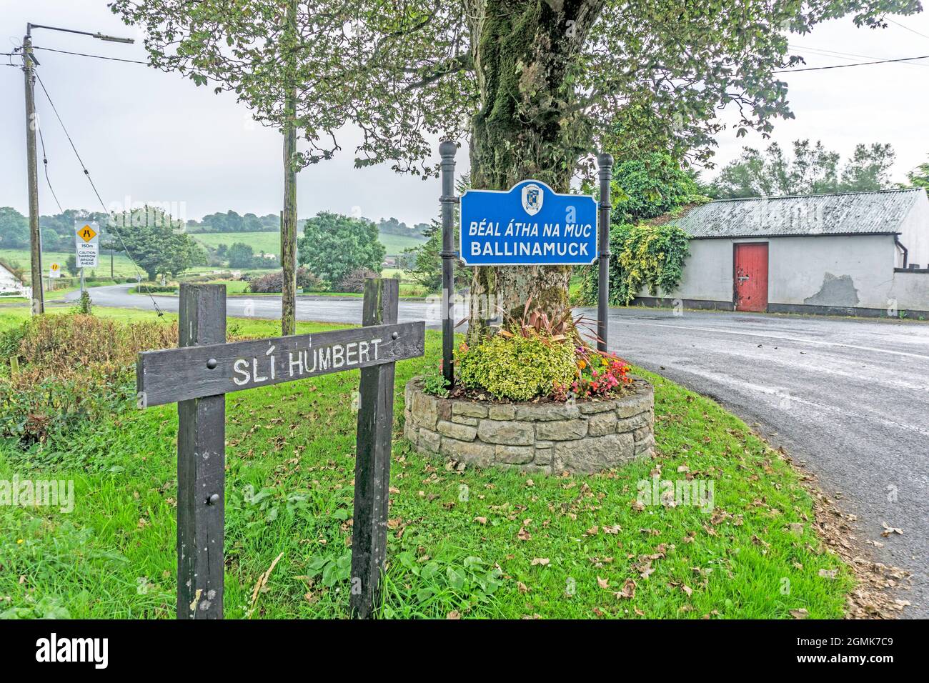 Ein Schild für das Dorf Ballinamuck, Longford, Irland. 1798 drangen französische Truppen unter der Führung von General Humbert in Irland ein und wurden hier besiegt. Stockfoto