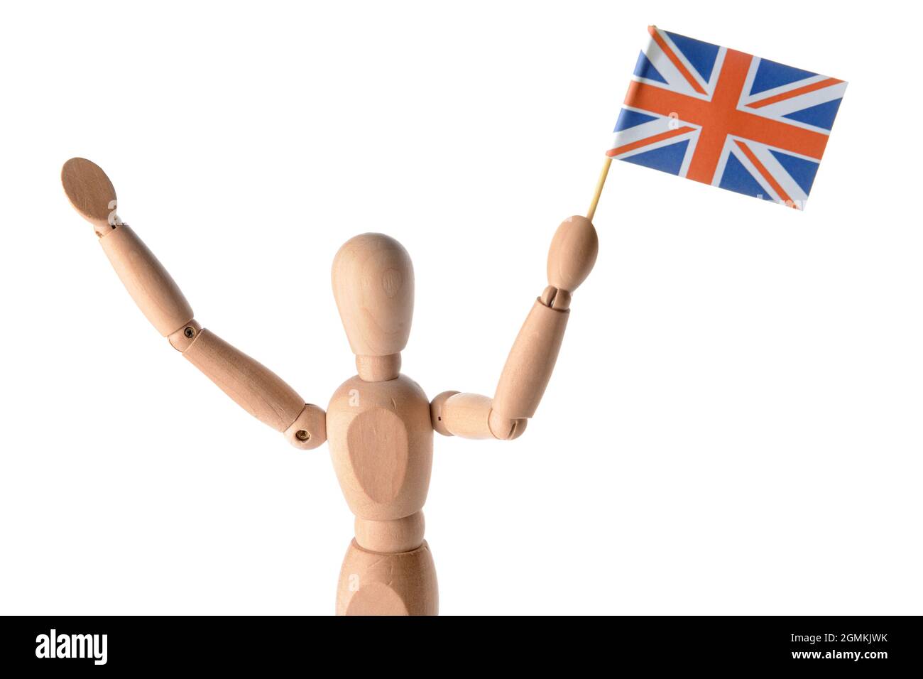 Holzfiguren mit Nationalflagge des Vereinigten Königreichs auf weißem Hintergrund Stockfoto