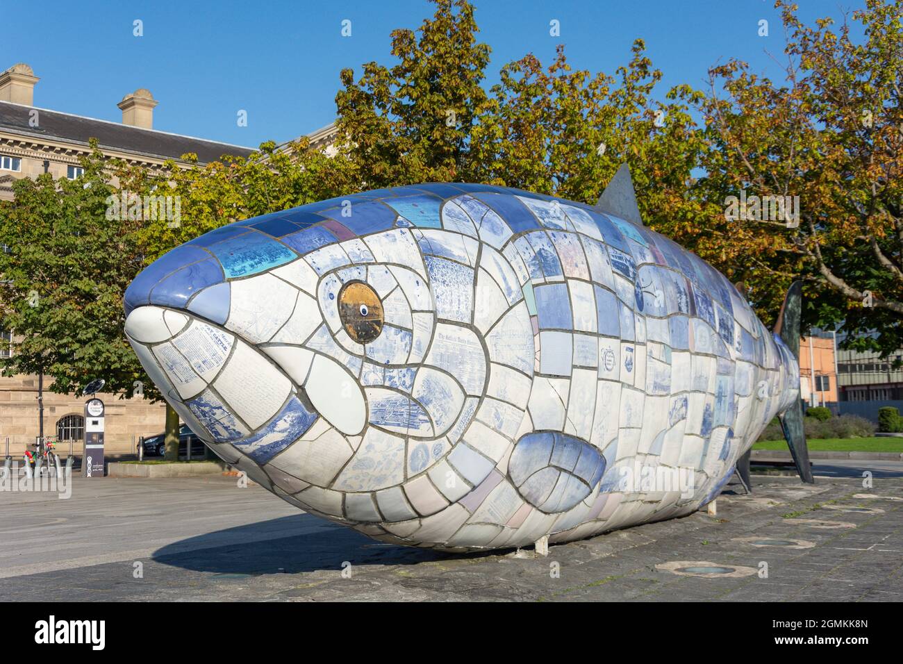 The Salmon of Knowledge (The Big Fish), Donegall Quay, City of Belfast, Nordirland, Vereinigtes Königreich Stockfoto