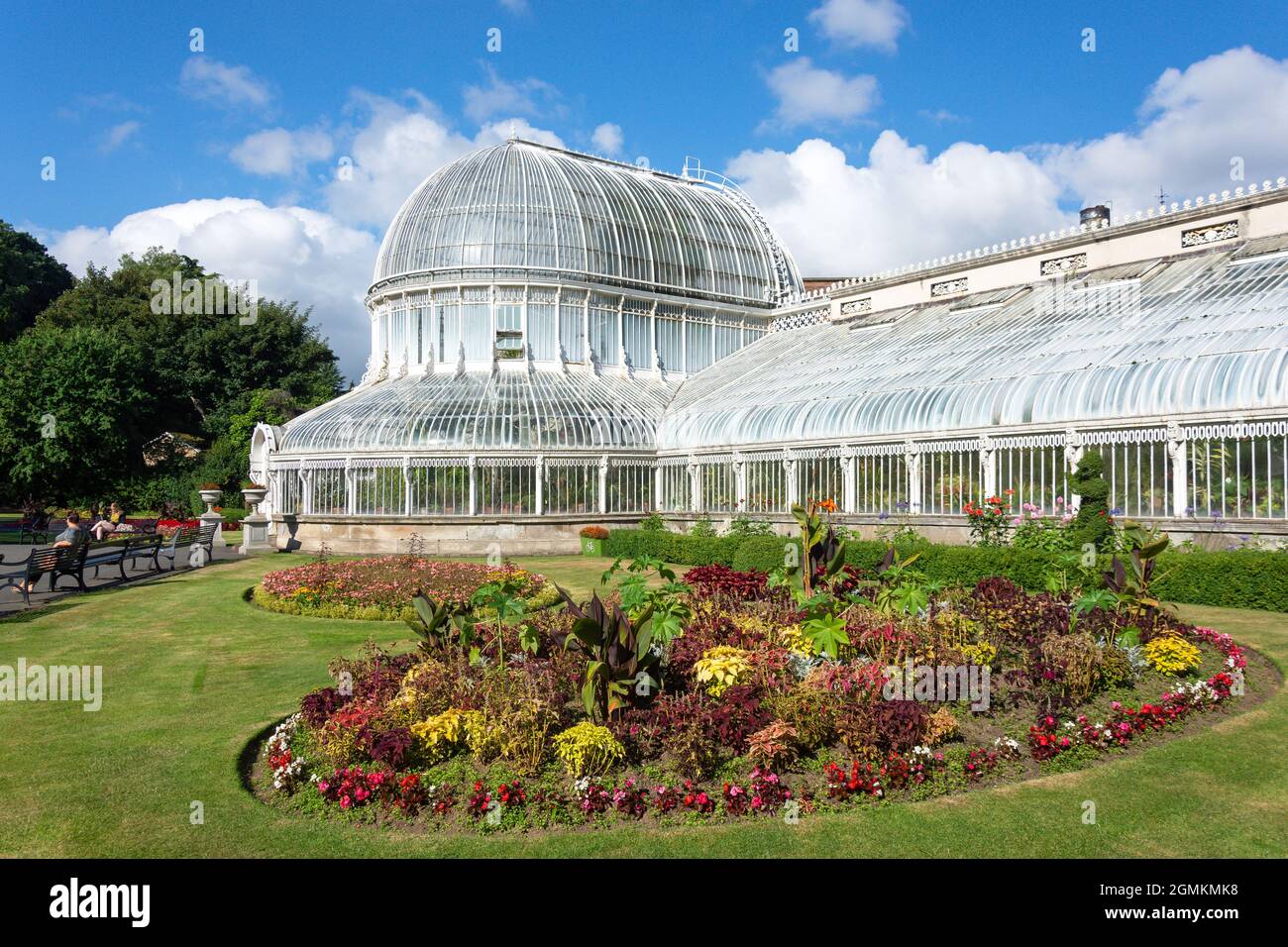 Viktorianisches Kuppelglashaus, Botanischer Garten, Queens Quarter, City of Belfast, Nordirland, Vereinigtes Königreich Stockfoto