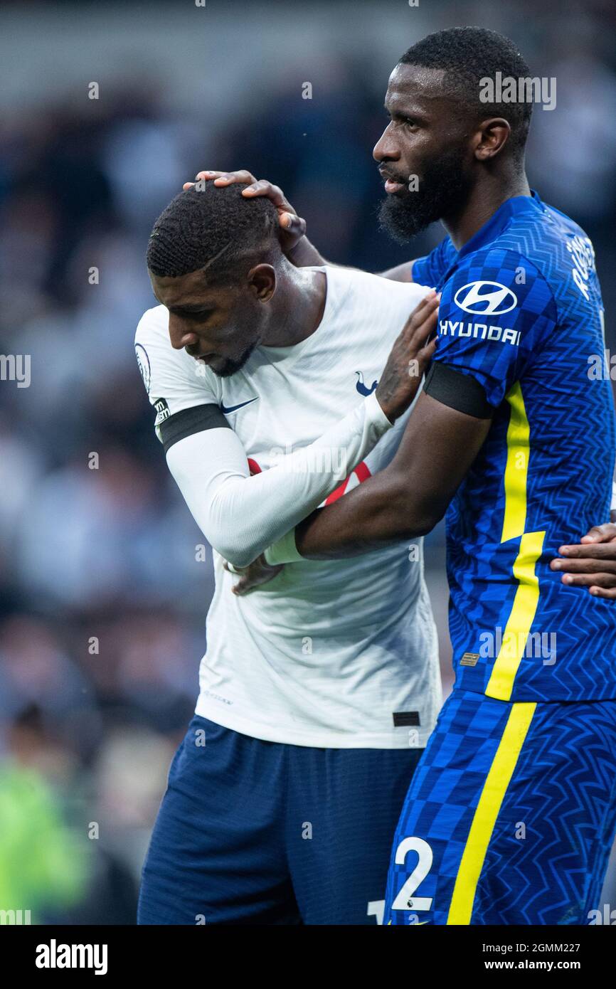 Antonio Rüdiger aus Chelsea und Emerson Royal aus Tottenham Hotspur während des Premier League-Spiels zwischen Tottenham Hotspur und Chelsea in Tottenham H Stockfoto