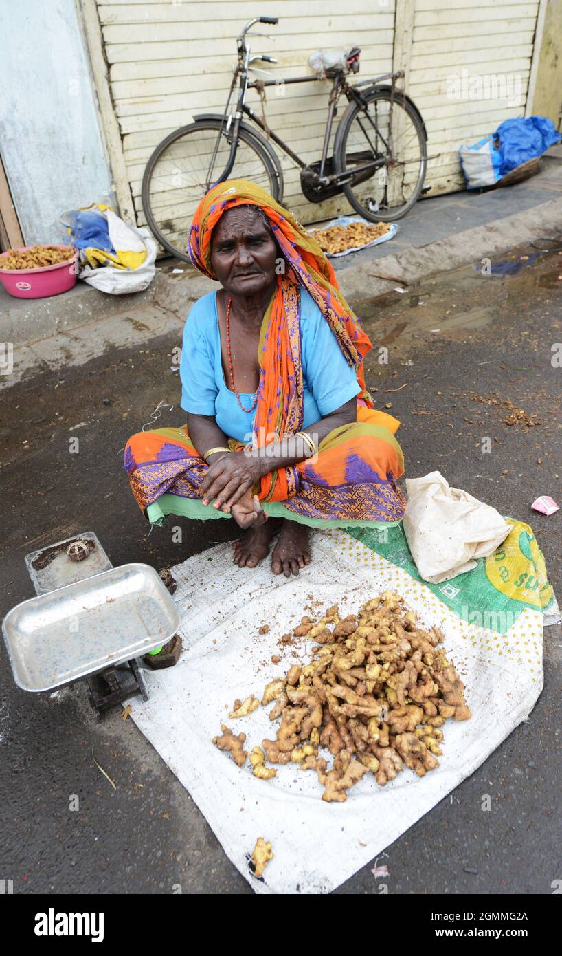 Ein dynamischer Markt in Pune, Indien. Stockfoto