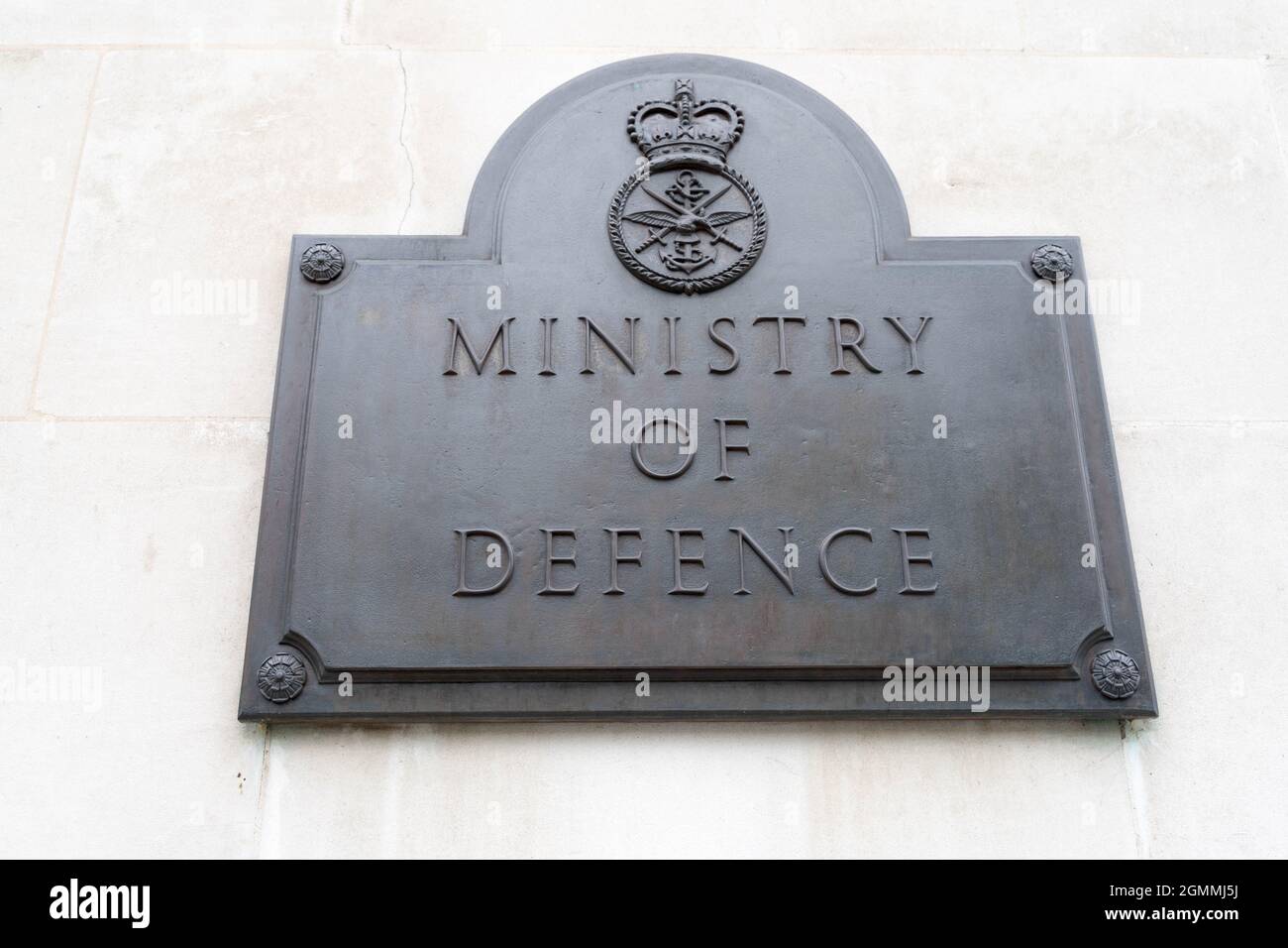 Mod Ministerium für Verteidigung Mauer Plage London Großbritannien Stockfoto