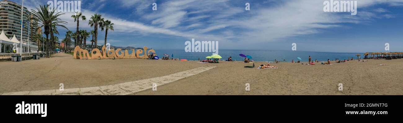 Schriftzug Malagueta am Sandstrand von Malaga, Costa del Sol, Provinz Malaga, Andalusien, Spanien, Europa, Stockfoto