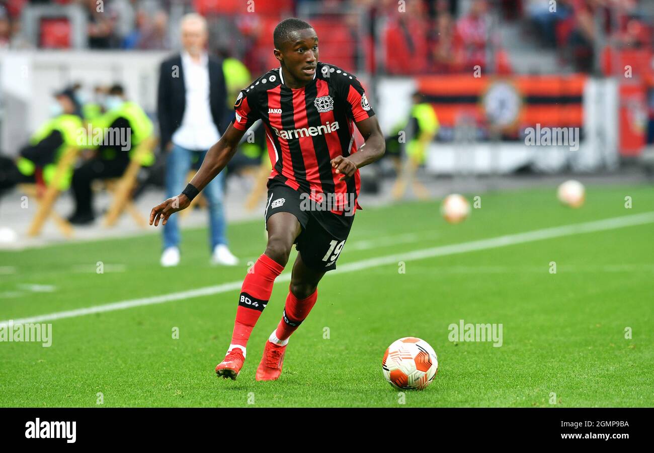 Uefa Europa League Bayarena Leverkusen Bayer Leverkusen Gegen Ferencvaros Budapest Moussa Diaby Stockfotografie Alamy
