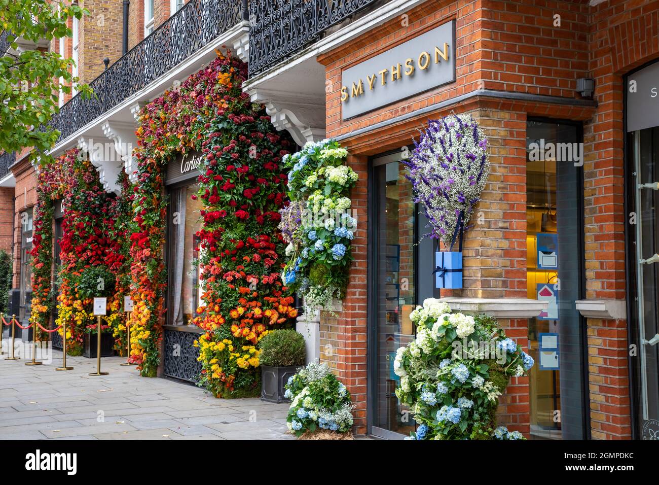 London, 20. September 2021: Die Straßen von Chelsea werden in Bloom mit Blumenmotiven für das jährliche Chelsea geschmückt Stockfoto