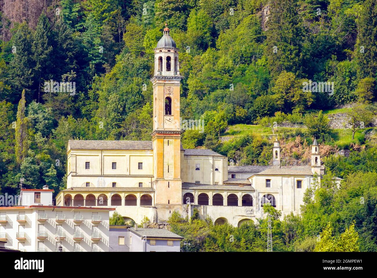 Chiesa Collegiata Parrocchiale di Santa Maria Maggiore, Dorf Sondalo, Valtellina, Lombardei, Italien. Stockfoto