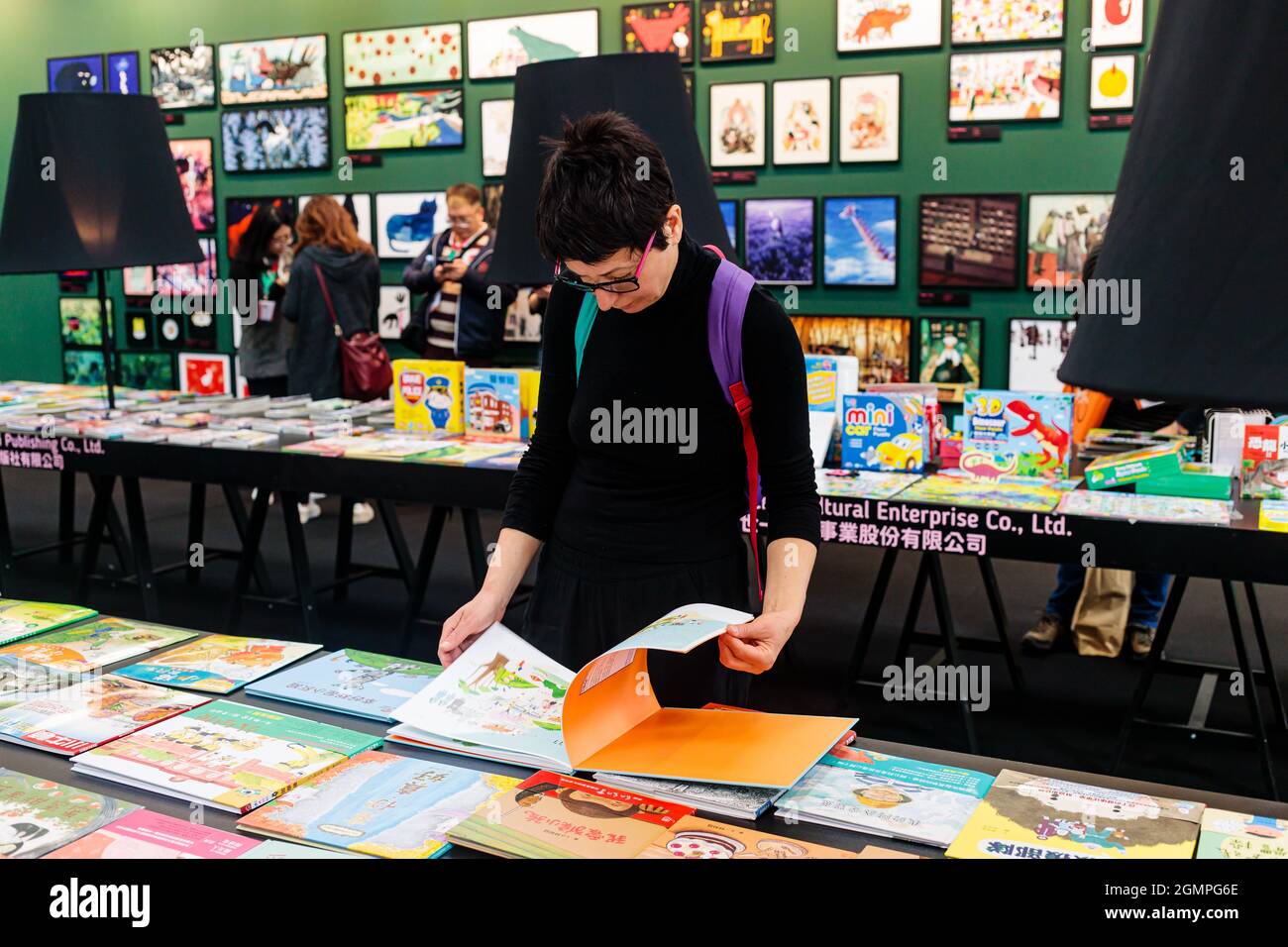 Bologna, ITALIEN. April 2019. Ansichten von Bologna Eröffnungstag der Kinderbuchmesse im Bezirk Fiera in Bologna, Italien. Stockfoto