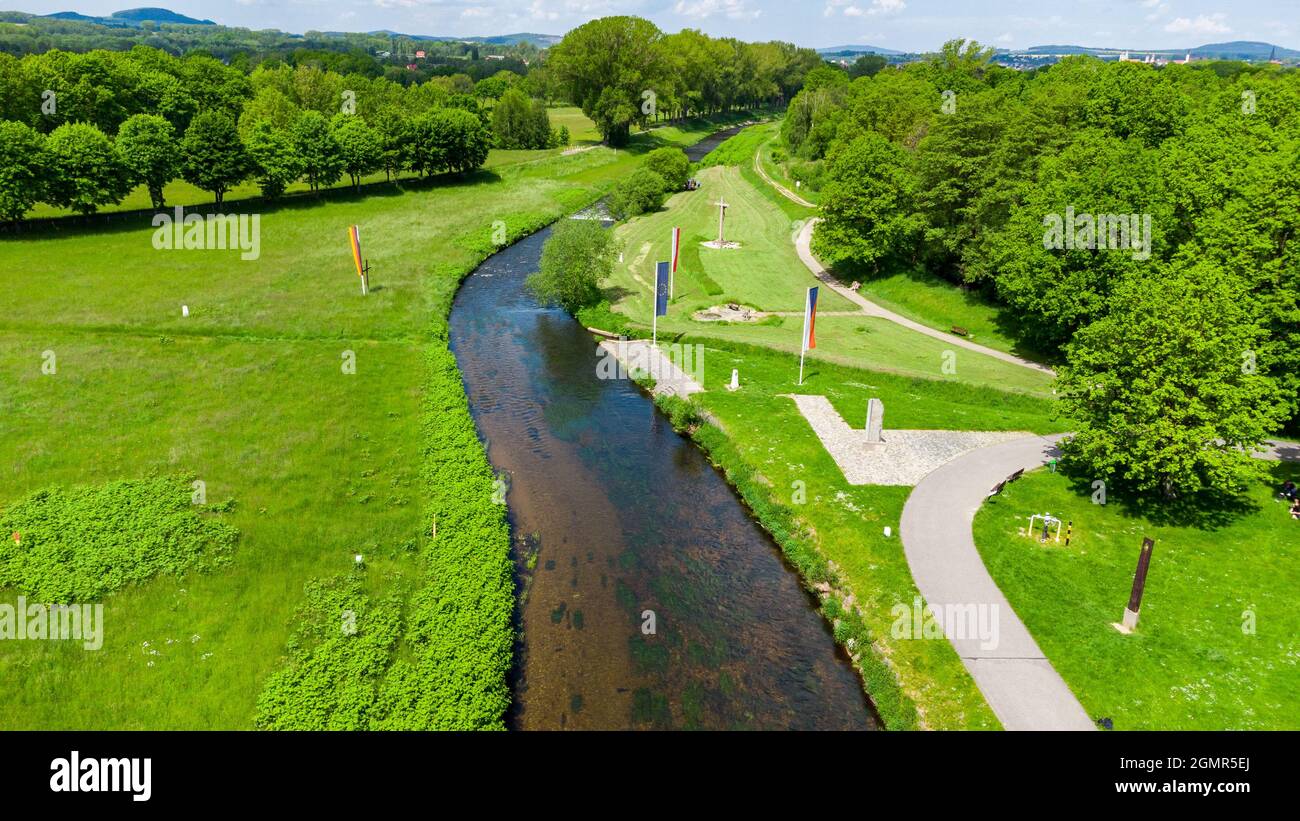 Luftaufnahme der Lausitzer Neiße. Dreipunkt von Deutschland, Tschechien und Polen in Sudeten. Stockfoto