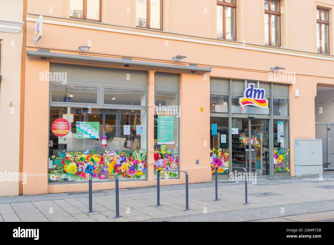 Gorlitz, Deutschland - 2. Juni 2021: dm drogerie markt Niederlassung. dm-drogerie  markt ist eine Kette von Einzelhandelsgeschäften, die Kosmetik,  Gesundheitsartikel, Hausherrenartikel anbietet Stockfotografie - Alamy