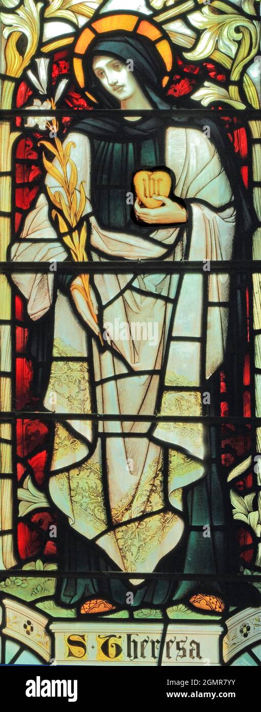Hl. Theresa, hl. Teresa, von Avila, Karmelitin, 16. Jahrhundert, Glasmalerei, von J Powell & Son, 1900, Blakeney Church, Norfolk, England Stockfoto