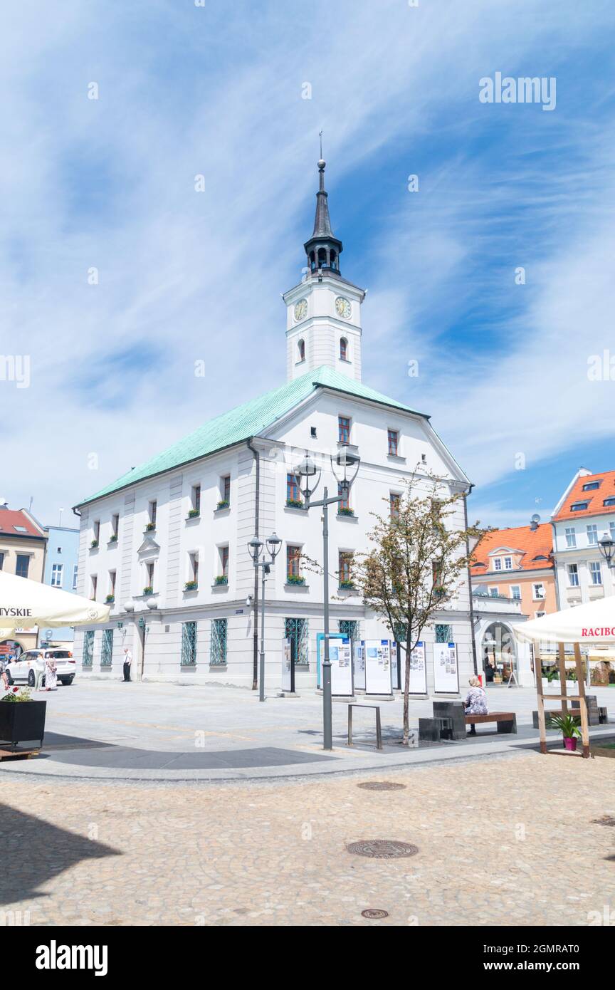 Gliwice, Polen - 4. Juni 2021: Rathaus auf dem Marktplatz. Stockfoto