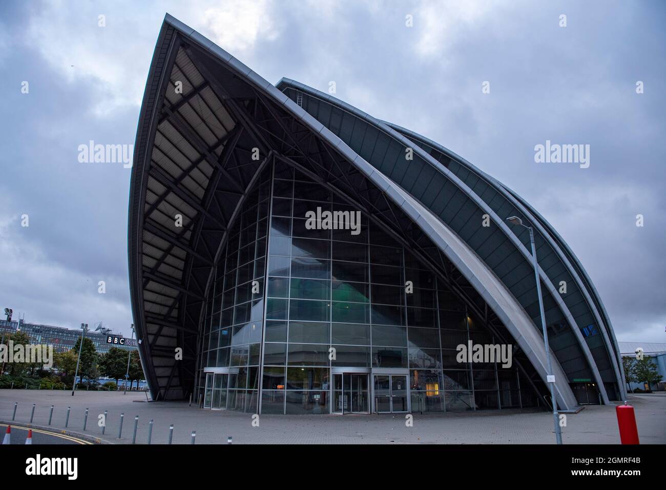 Glasgow, Schottland, Großbritannien. September 2021. IM BILD: Veranstaltungsort COP26. Die Website wird für die COP26 International Climate Change Conference und den COP26 Summit genutzt, der im November 2021 auf dem SEC (Scottish Exhibition Campus) in Glasgow stattfinden wird. Temporäre bauähnliche Gebäude im Freien werden errichtet, um eine große Anzahl von Staatsoberhäuptern, Konferenzdelegierten, Medien und Journalisten aufzunehmen, die an der 12-tägigen Veranstaltung teilnehmen werden. Quelle: Colin Fisher/Alamy Live News Stockfoto