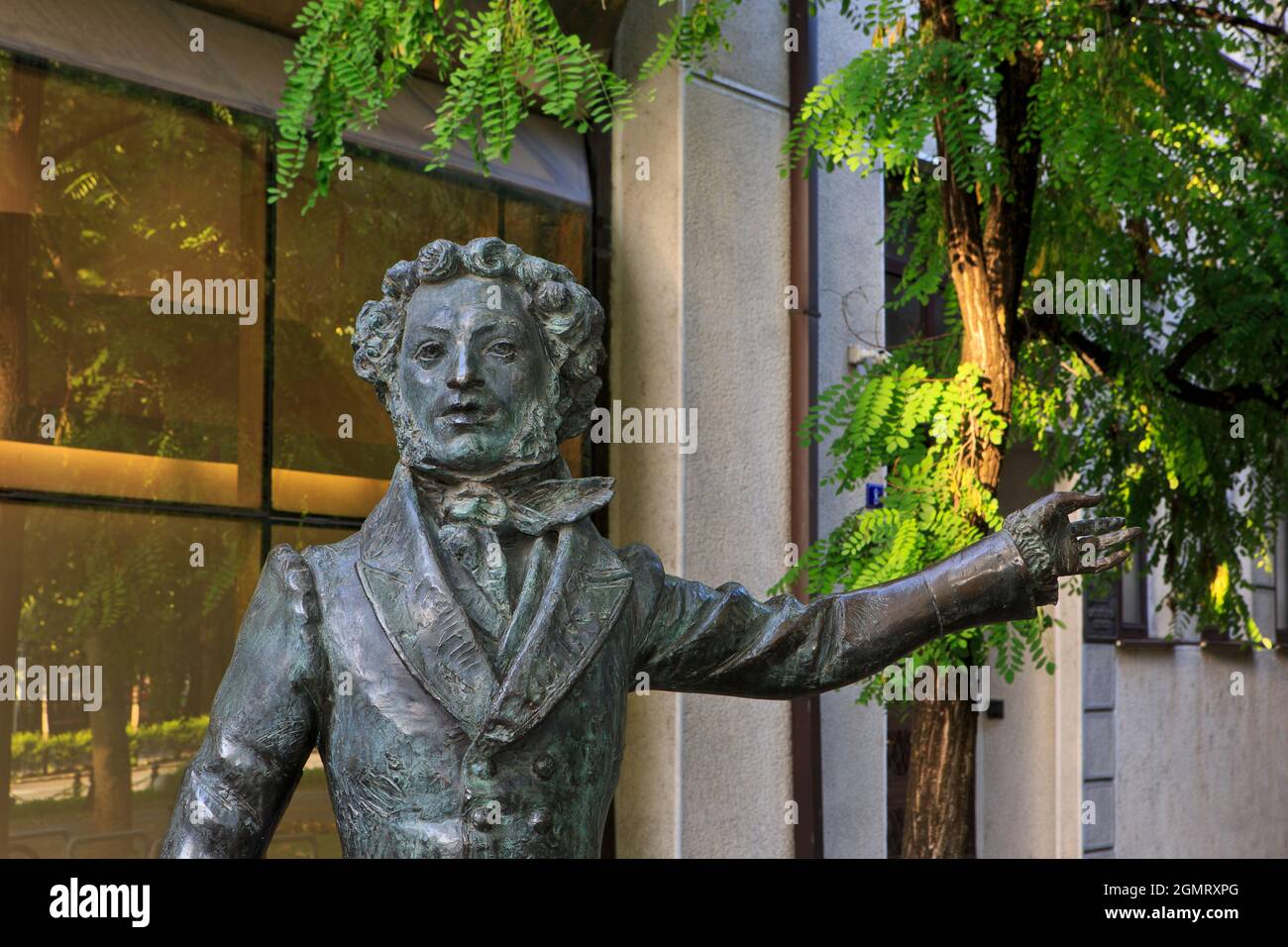 Nahaufnahme einer Statue des russischen Dichters Alexander Puschkin (1799-1837) in Podgorica, Montenegro Stockfoto