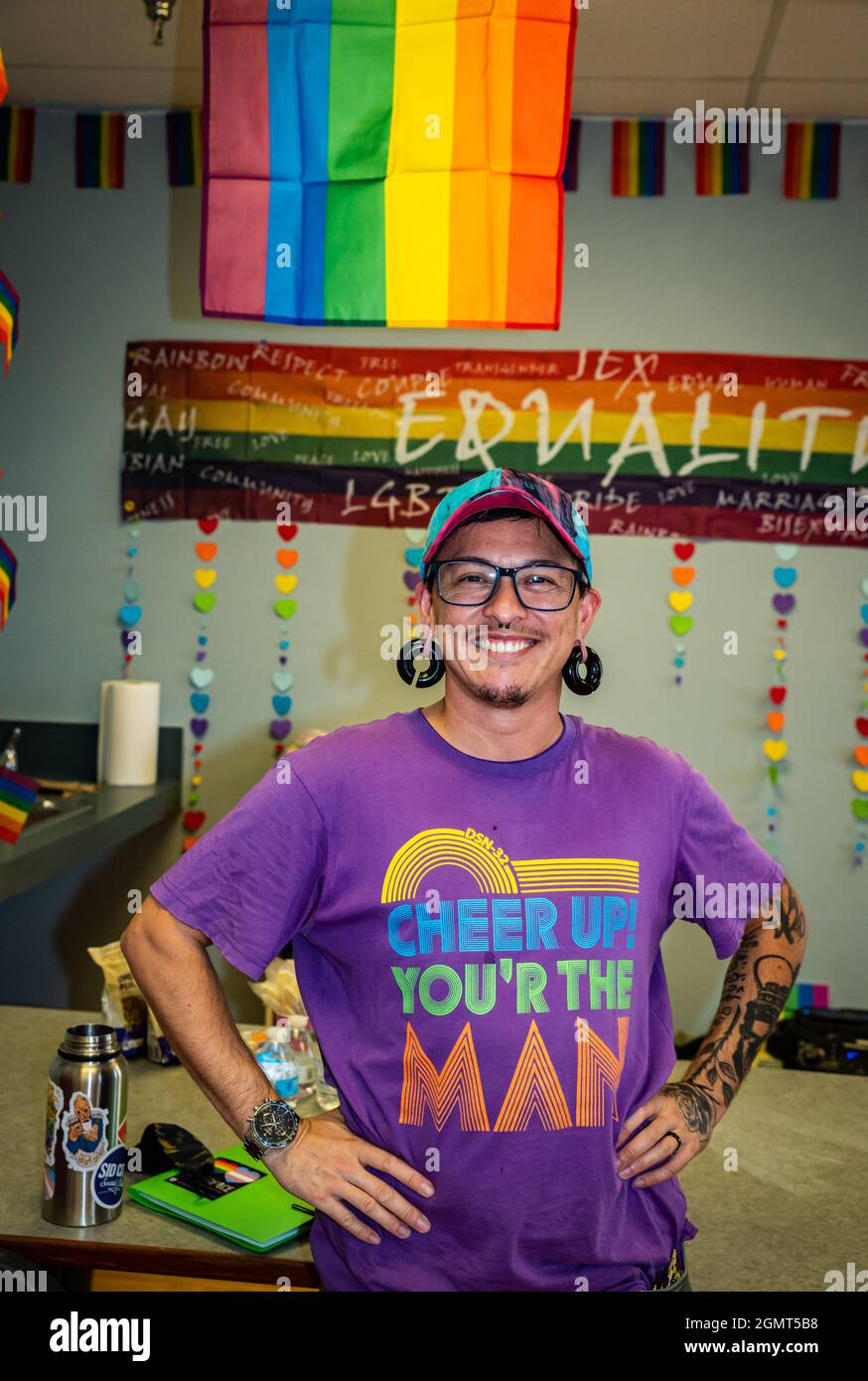 Foto von Eli Sachse, einem Transman und Gründer des Merced Pride Center. Stockfoto