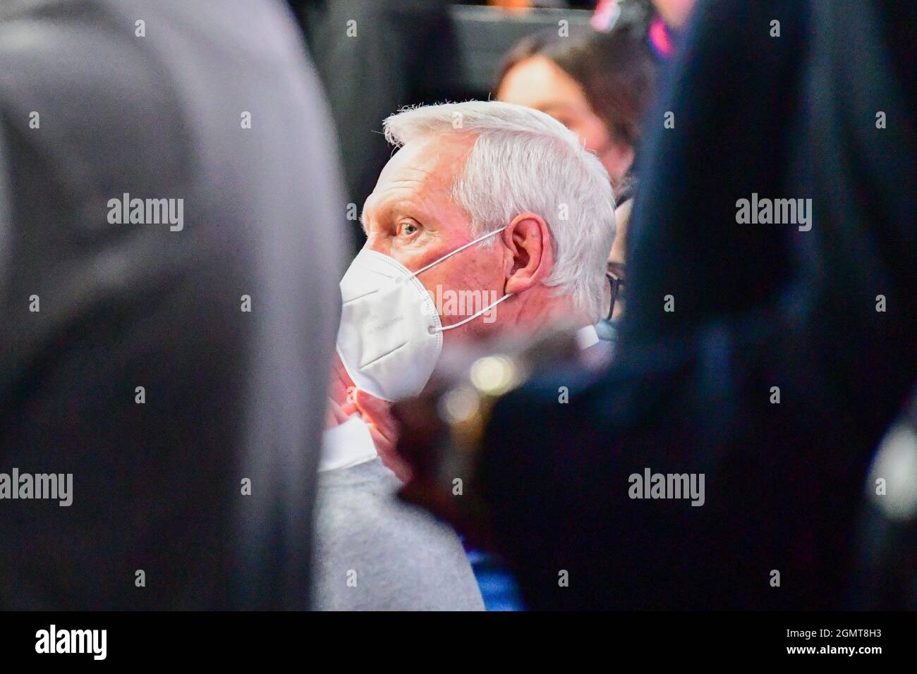 Jerry West, Vorstandsmitglied von Los Angeles Clippers, beobachtet während einer feierlichen Zeremonie für das neue Zuhause der Los Angeles Clippers, Intuit Stockfoto