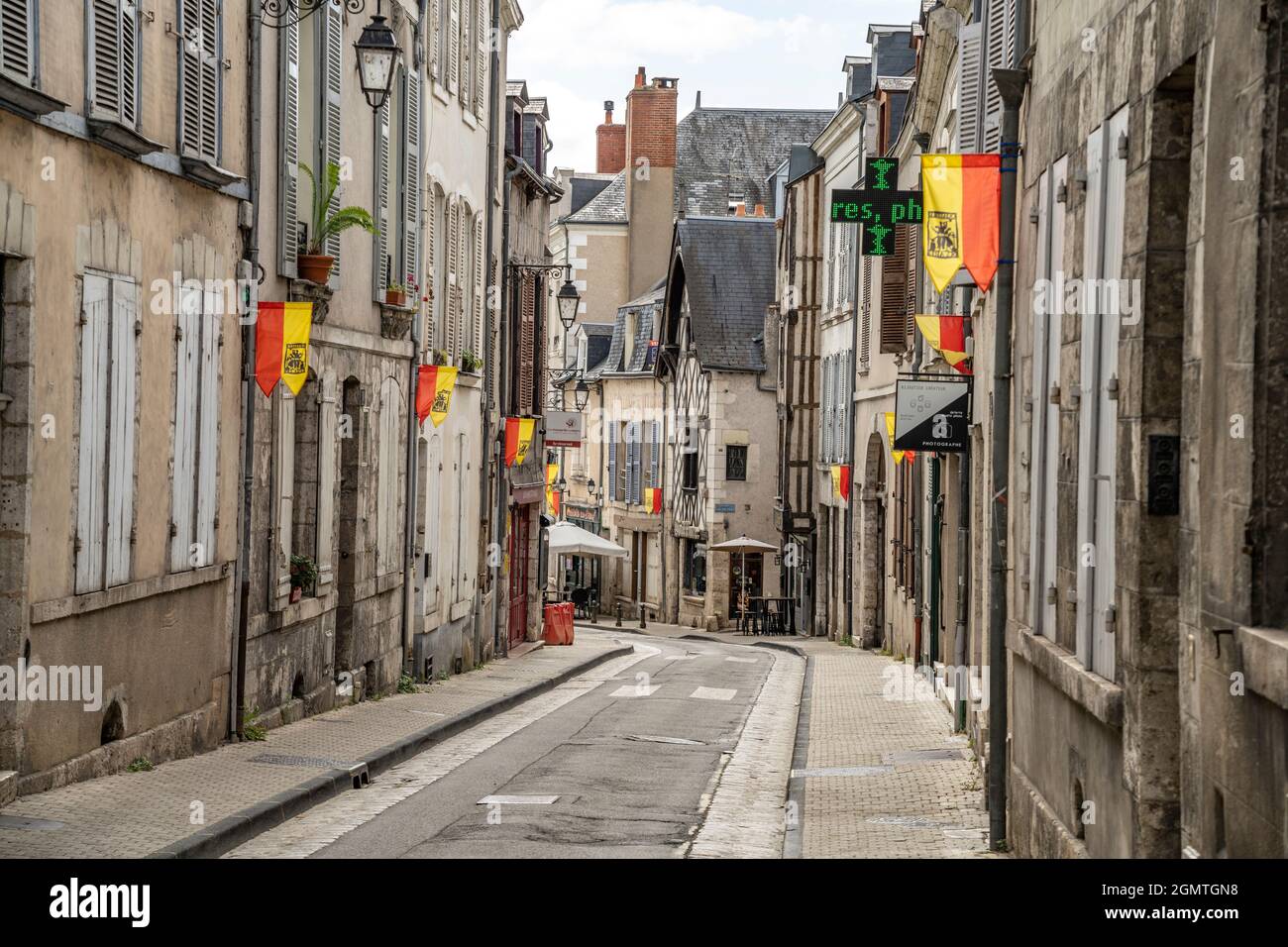 Gasse in der historischen Altstadt von Blois, Frankreich | Historic City Centre Gasse, Blois, Loire Valley, France Stockfoto